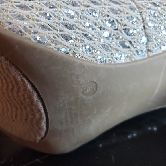 Heels - Picture 4 of 5